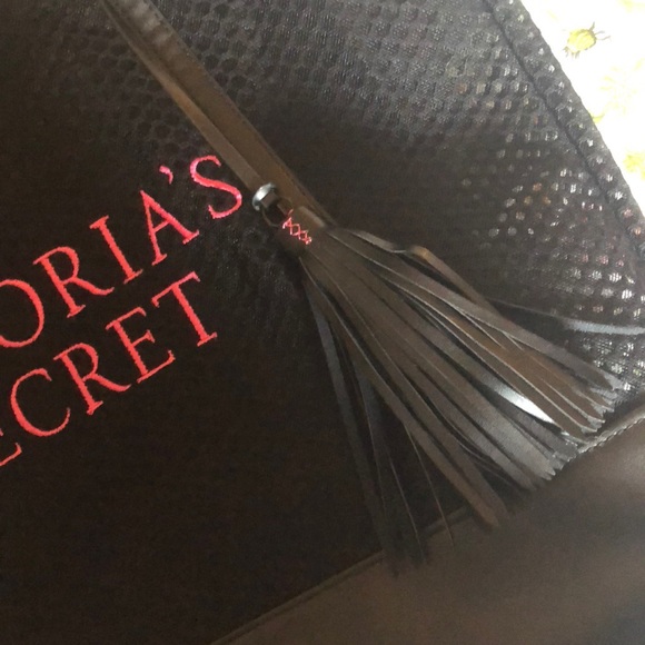 VS mesh beach tote - Picture 2 of 3